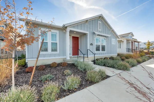 Property Slideshow image 2 of 34 | 6093 w stone mount way, South Jordan, UT, 84009