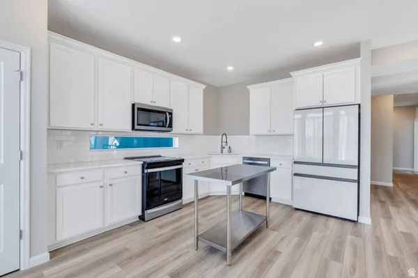 Property Slideshow image 3 of 39 | 11721 s gannet way, South Jordan, UT, 84009