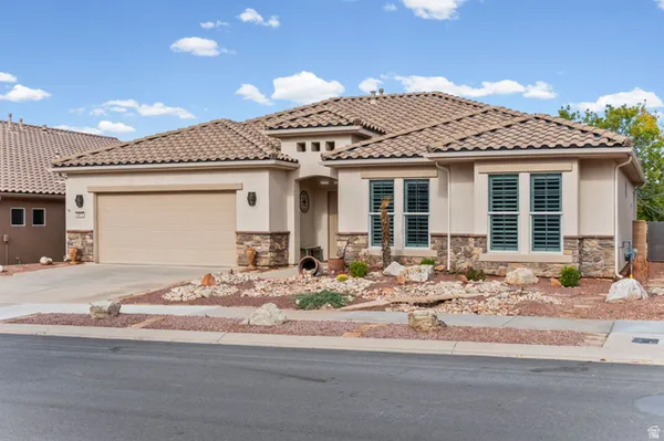 Property Slideshow image 2 of 47 | 4975 s bonita bay dr, St George, UT, 84790
