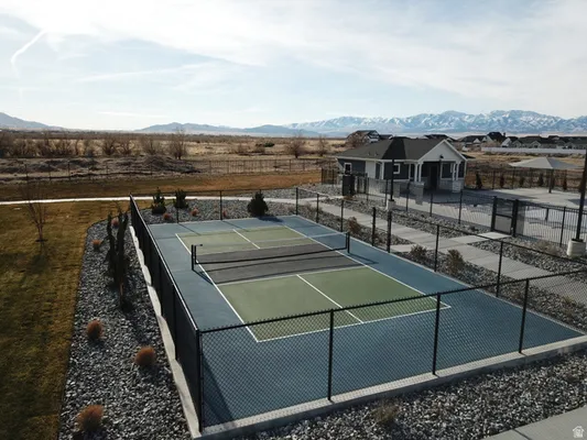 Property Slideshow image 3 of 35 | 633 w junegrass ln, Stansbury Park, UT, 84074