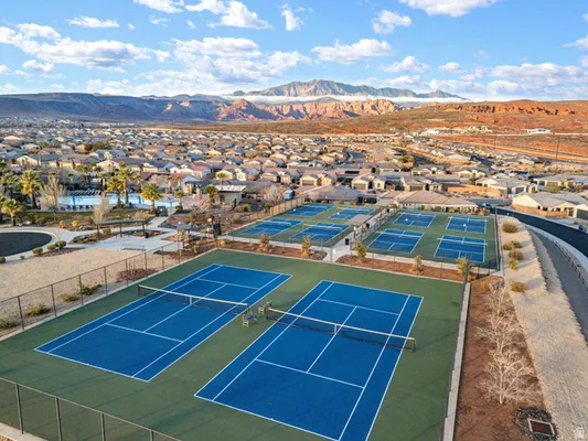 Property Slideshow image 3 of 43 | 350 w camino borde, Washington, UT, 84780