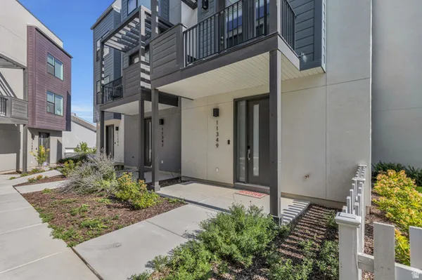 Property Slideshow image 2 of 31 | 11349 s willow walk dr, South Jordan, UT, 84009