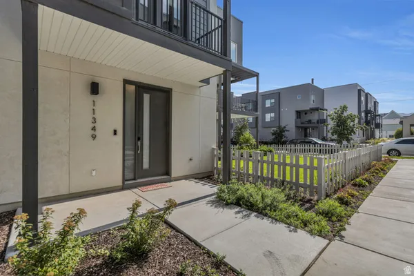 Property Slideshow image 2 of 31 | 11349 s willow walk dr, South Jordan, UT, 84009