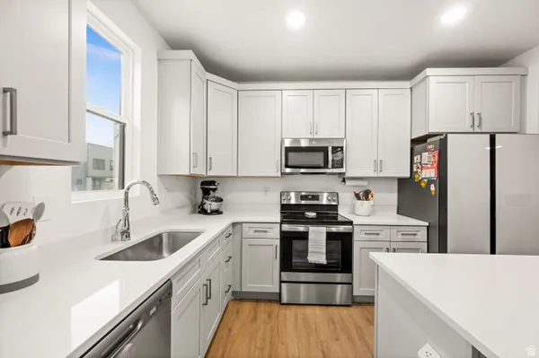 Property Slideshow image 2 of 26 | 5227 w reventon dr unit b201, South Jordan, UT, 84009