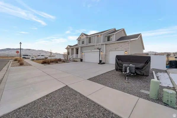 Property Slideshow image 3 of 50 | 1413 n arcadia dr, Saratoga Springs, UT, 84045