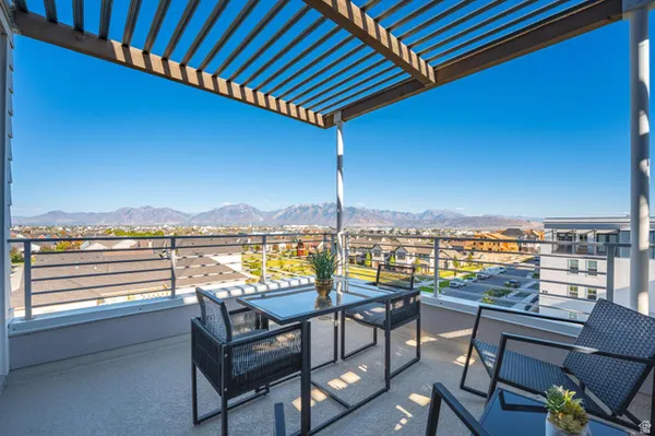 Property Slideshow image 2 of 28 | 5154 w black twig dr, South Jordan, UT, 84009