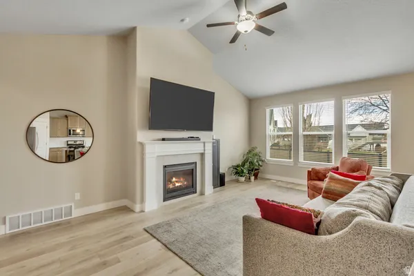 Property Slideshow image 3 of 41 | 88 s 850 e unit e, Salem, UT, 84653