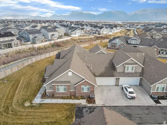 Property Slideshow image 2 of 24 | 5508 w copper gulch ln c, Herriman, UT, 84096