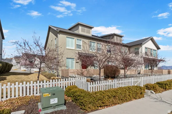 Property Slideshow image 3 of 24 | 6122 w lake ave, South Jordan, UT, 84009