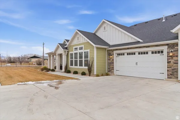 Property Slideshow image 3 of 19 | 274 e ardies ave 2b, Spanish Fork, UT, 84660