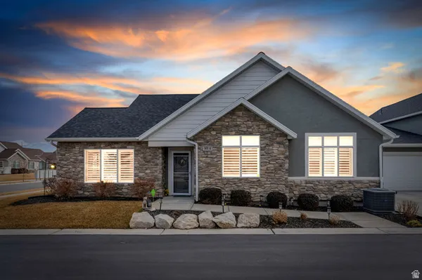 Property Slideshow image 2 of 29 | 501 e lone star ln a, Saratoga Springs, UT, 84045