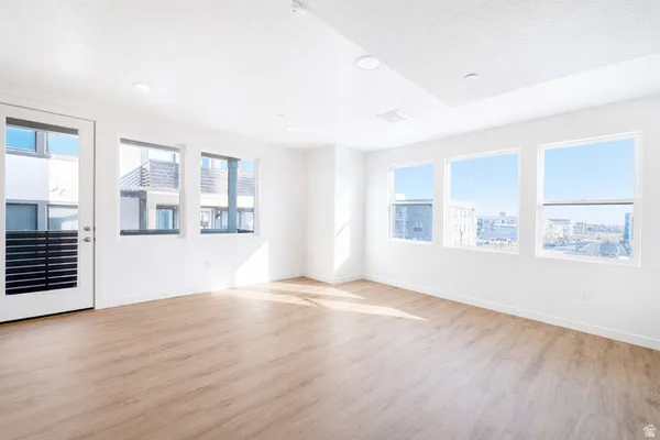 Property Slideshow image 3 of 38 | 5232 w black twig dr dr 202, South Jordan, UT, 84009