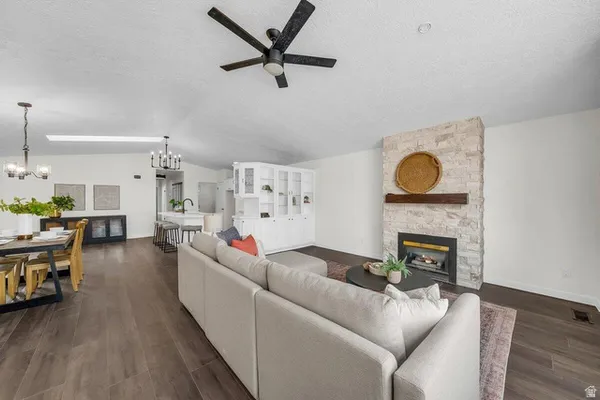 Property Slideshow image 2 of 20 | 1331 n dixie downs rd 100, St. George, UT, 84770