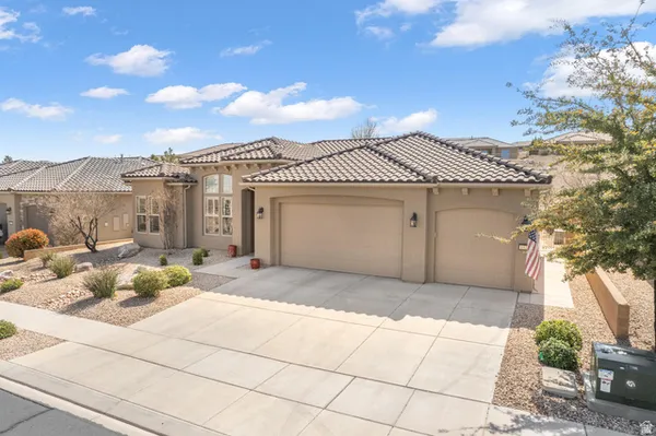 Property Slideshow image 3 of 51 | 1525 w garnet ridge dr, St. George, UT, 84790