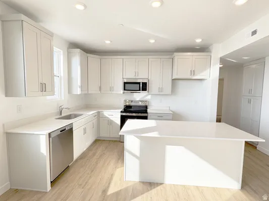 Property Slideshow image 2 of 27 | 5249 w reventon dr 201, South Jordan, UT, 84009