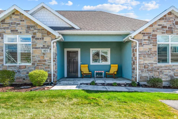 Property Slideshow image 2 of 30 | 442 n pintail ln c, Vineyard, UT, 84059