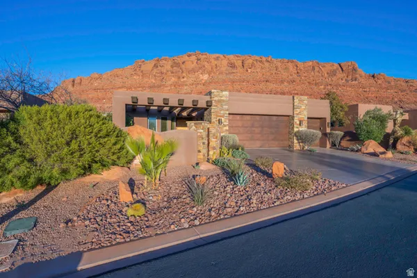 Property Slideshow image 3 of 62 | 2336 w entrada trl 36, St. George, UT, 84770