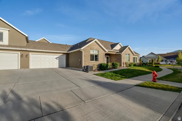 Property Slideshow image 2 of 44 | 476 s iron shoe ln a, Saratoga Springs, UT, 84045