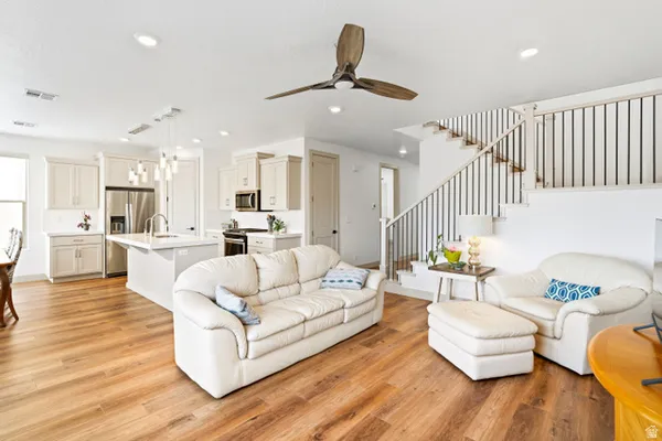 Property Slideshow image 2 of 33 | 812 n via modelo cir, Washington, UT, 84780