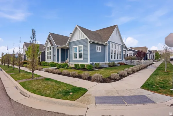 Property Slideshow image 2 of 58 | 11566 s holly springs dr, South Jordan, UT, 84009