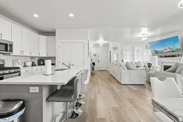 Property Slideshow image 2 of 23 | 11727 s moring point way, South Jordan, UT, 84009