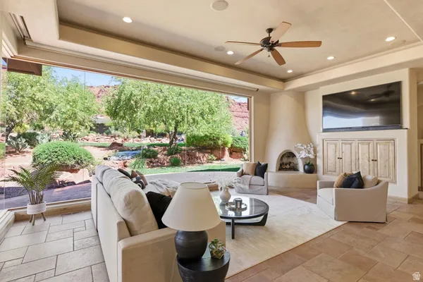 Property Slideshow image 3 of 47 | 2410 w entrada trl 4, St. George, UT, 84770