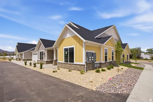 Property Slideshow image 3 of 33 | 3550 s judys farm ln 7, West Valley City, UT, 84128