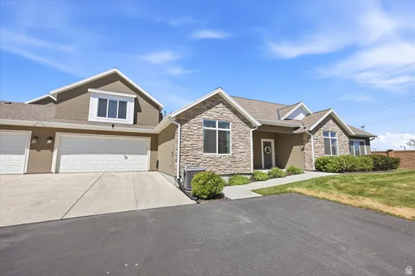 Property Slideshow image 3 of 44 | 512 e meadow ranch ln d, Saratoga Springs, UT, 84045