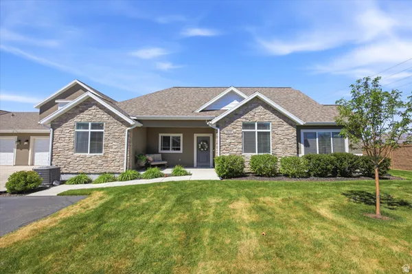 Property Slideshow image 2 of 44 | 512 e meadow ranch ln d, Saratoga Springs, UT, 84045