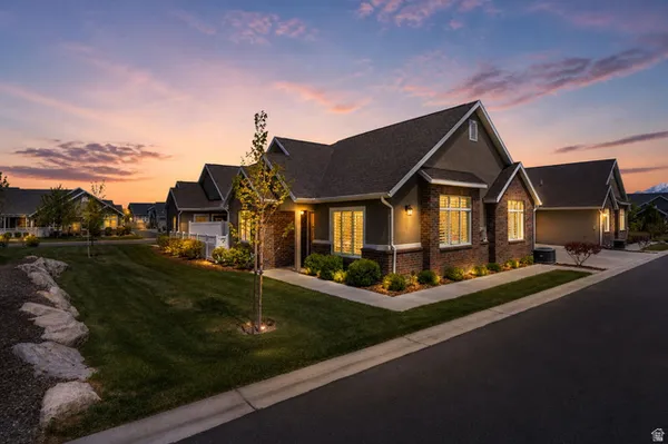 Property Slideshow image 2 of 27 | 5437 w copper gulch ln d, Herriman, UT, 84096