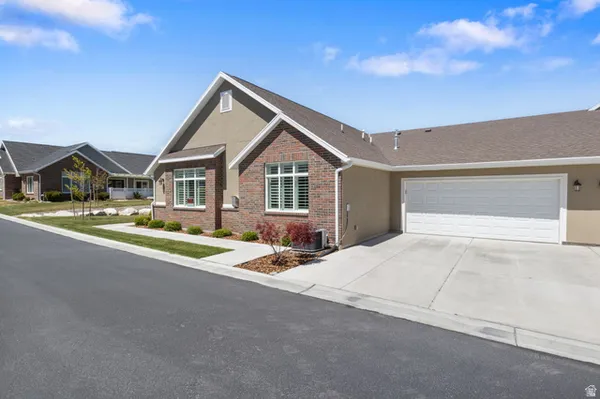 Property Slideshow image 3 of 27 | 5437 w copper gulch ln d, Herriman, UT, 84096
