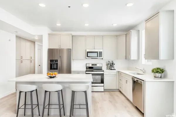 Property Slideshow image 3 of 27 | 5249 w reventon dr 204, South Jordan, UT, 84009