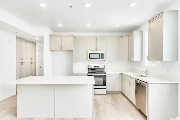 Property Slideshow image 2 of 27 | 5249 w reventon dr 204, South Jordan, UT, 84009