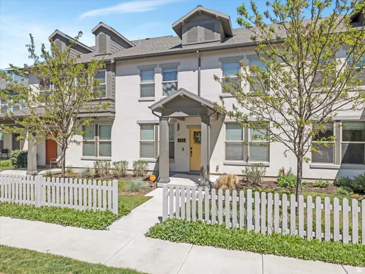 Property Slideshow image 2 of 17 | 6378 w sugarcane dr, South Jordan, UT, 84009
