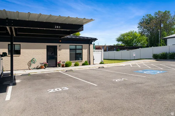 Property Slideshow image 2 of 23 | 861 e 3580 s 203, Millcreek, UT, 84106