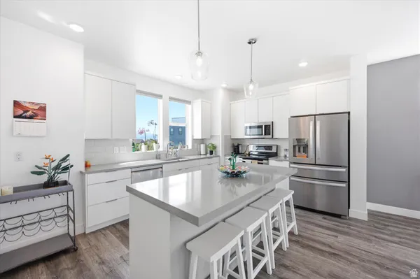 Property Slideshow image 2 of 33 | 6382 w birch run rd 330, South Jordan, UT, 84009