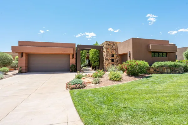 Property Slideshow image 2 of 69 | 2331 w entrada trl 61, St. George, UT, 84770