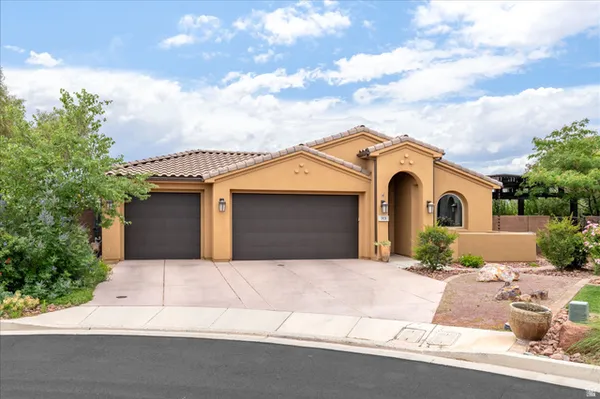 Property Slideshow image 2 of 48 | 313 w peridot dr, Washington, UT, 84780