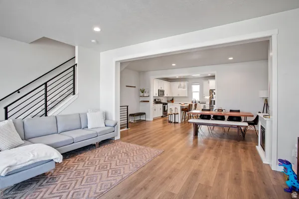 Property Slideshow image 3 of 31 | 11332 s sandbank way, South Jordan, UT, 84009