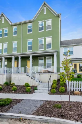 Property Slideshow image 2 of 31 | 11332 s sandbank way, South Jordan, UT, 84009