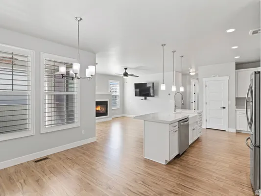 Property Slideshow image 3 of 23 | 11467 s abbey mill dr dr, South Jordan, UT, 84009