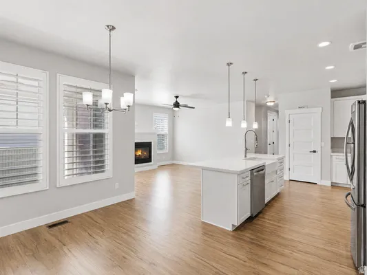 Property Slideshow image 3 of 32 | 11467 s abbey mill dr dr, South Jordan, UT, 84009