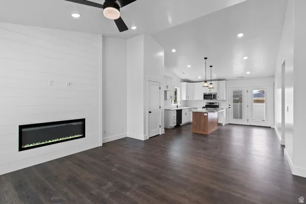 Property Slideshow image 3 of 13 | 960 w 865 n 73, Tremonton, UT, 84337