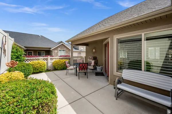 Property Slideshow image 3 of 29 | 1994 w 9270 s 7d, West Jordan, UT, 84088