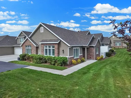 Property Slideshow image 2 of 29 | 5452 w copper gulch ln d, Herriman, UT, 84096