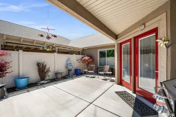 Property Slideshow image 2 of 29 | 1968 w 9270 d, West Jordan, UT, 84088