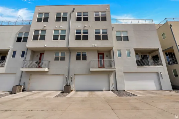 Property Slideshow image 3 of 40 | 5084 w duckhorn dr, South Jordan, UT, 84009