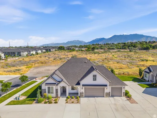 Property Slideshow image 2 of 32 | 1221 s annies ln 18, Spanish Fork, UT, 84660