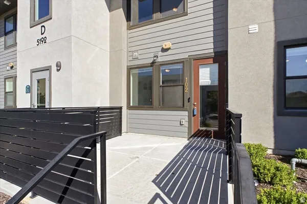 Property Slideshow image 2 of 26 | 5192 w black twig dr d102, South Jordan, UT, 84009