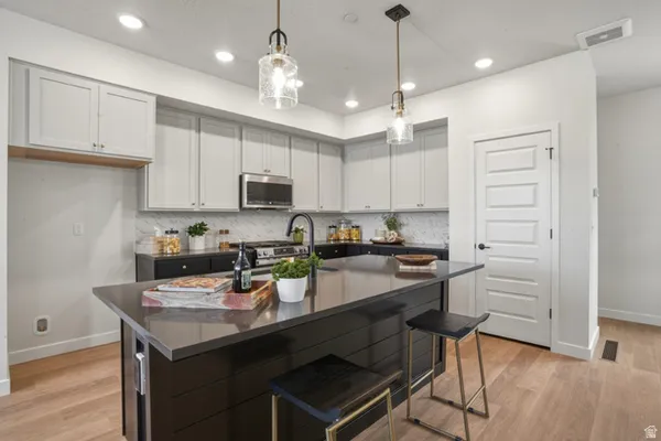 Property Slideshow image 2 of 25 | 11343 s lake run rd, South Jordan, UT, 84009